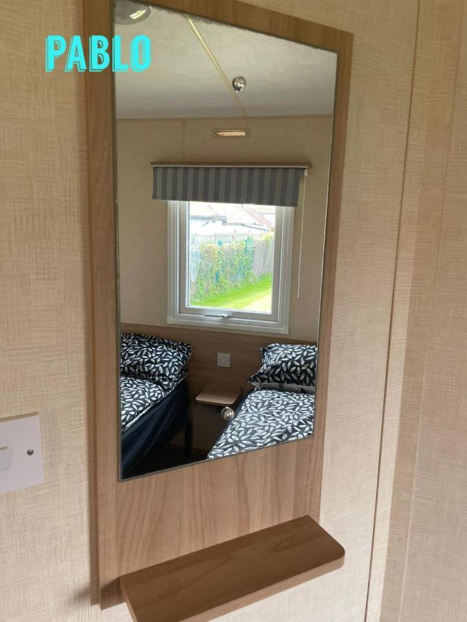 Towyn Six Berth En Suite Caravan Рил Экстерьер фото