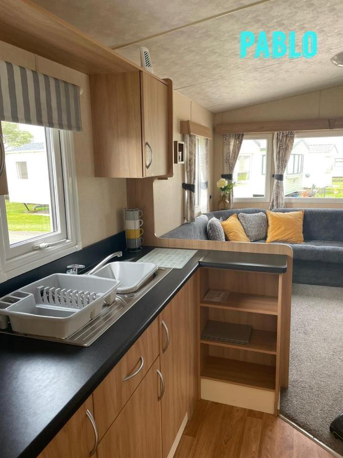 Towyn Six Berth En Suite Caravan Рил Экстерьер фото